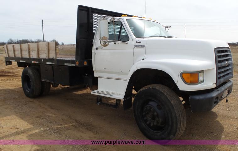 image for item L6277 1999 Ford F800 dump truck