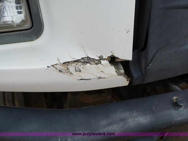 image for item L6277 1999 Ford F800 dump truck