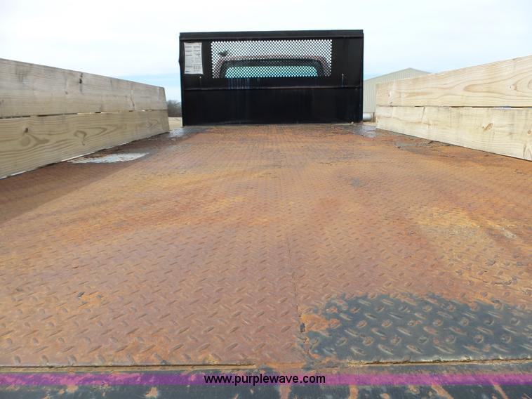 image for item L6277 1999 Ford F800 dump truck