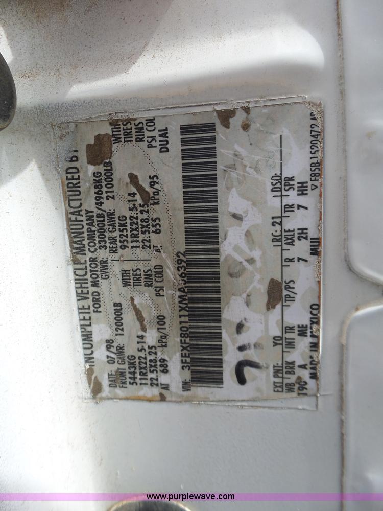 image for item L6277 1999 Ford F800 dump truck