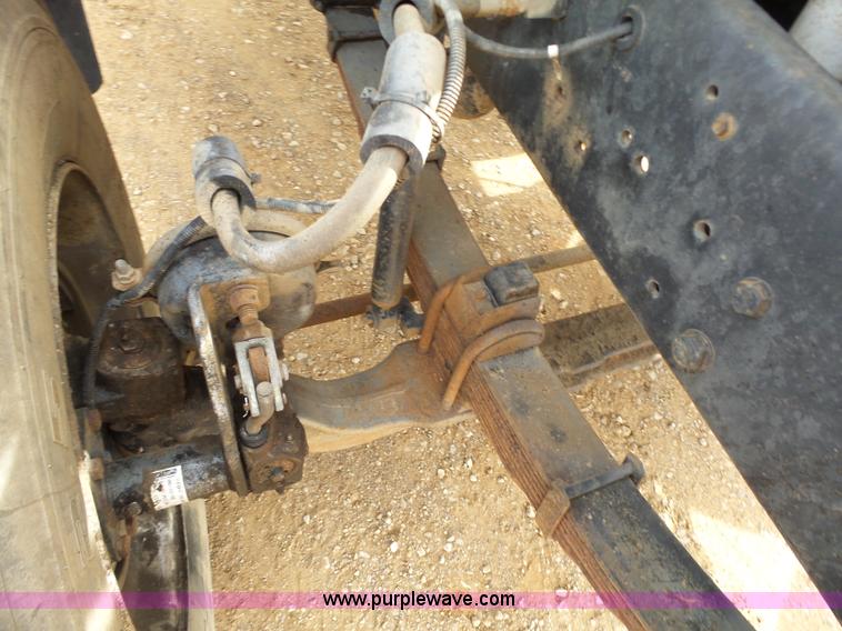 image for item L6277 1999 Ford F800 dump truck