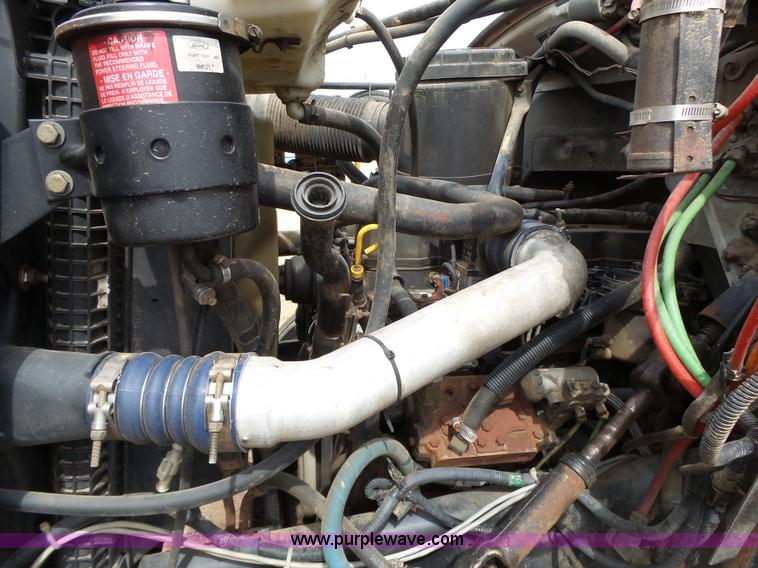 image for item L6277 1999 Ford F800 dump truck