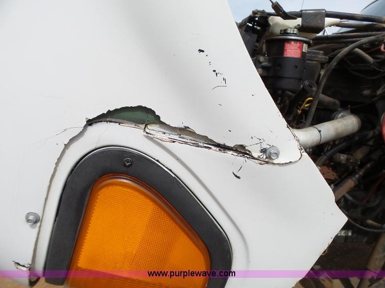 image for item L6277 1999 Ford F800 dump truck