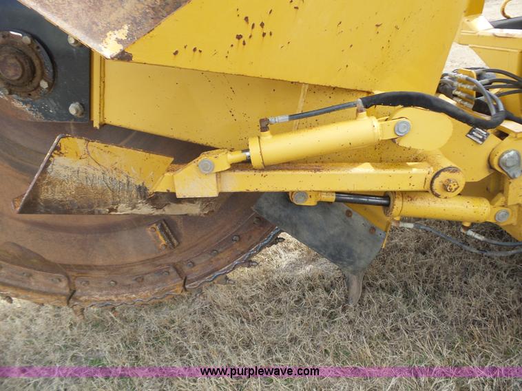 image for item L6278 2006 Vermeer RT1250 rock saw