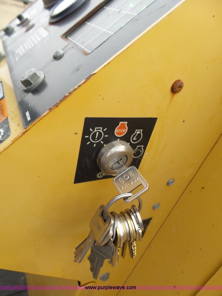 image for item L6278 2006 Vermeer RT1250 rock saw