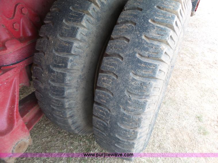 image for item L6279 1981 Ford LTS9000 flatbed truck