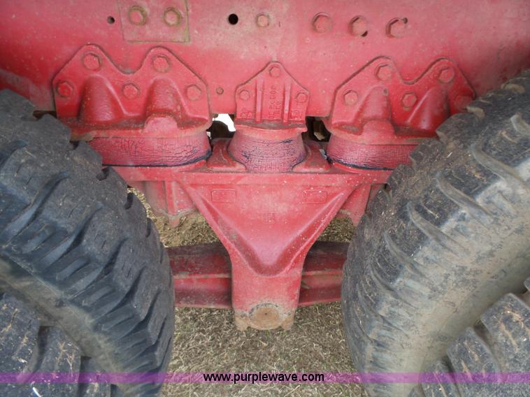 image for item L6279 1981 Ford LTS9000 flatbed truck