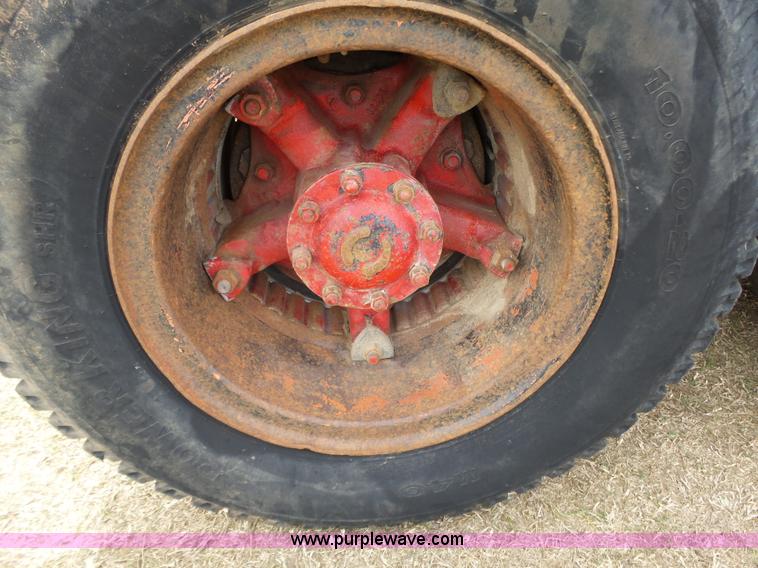 image for item L6279 1981 Ford LTS9000 flatbed truck