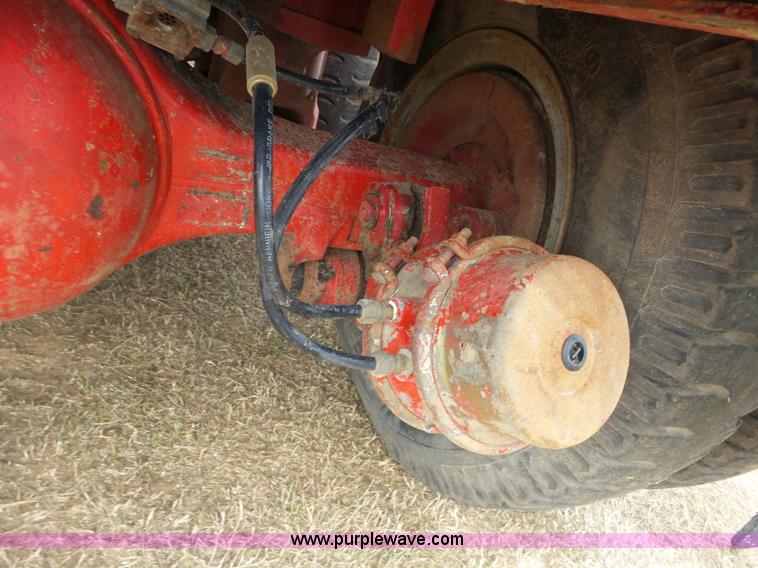 image for item L6279 1981 Ford LTS9000 flatbed truck