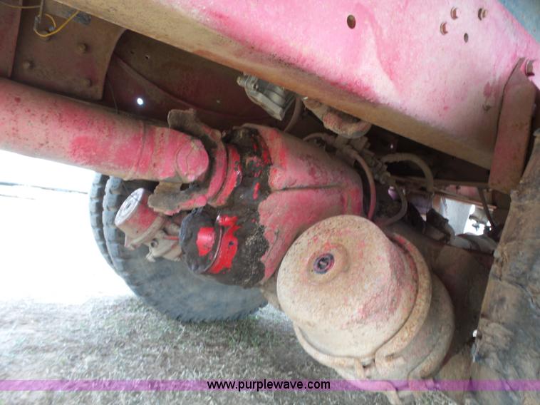 image for item L6279 1981 Ford LTS9000 flatbed truck