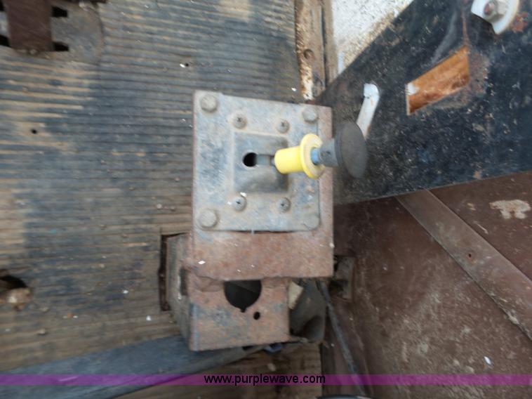 image for item L6279 1981 Ford LTS9000 flatbed truck