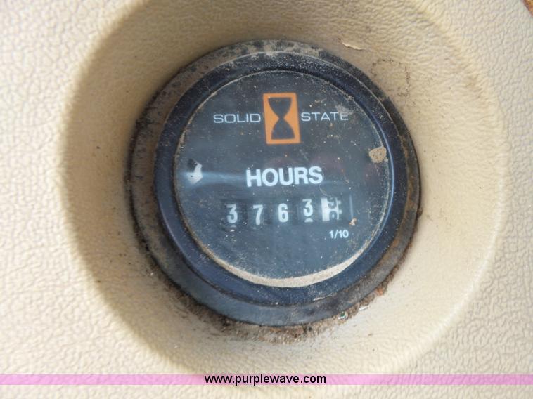 image for item L6279 1981 Ford LTS9000 flatbed truck