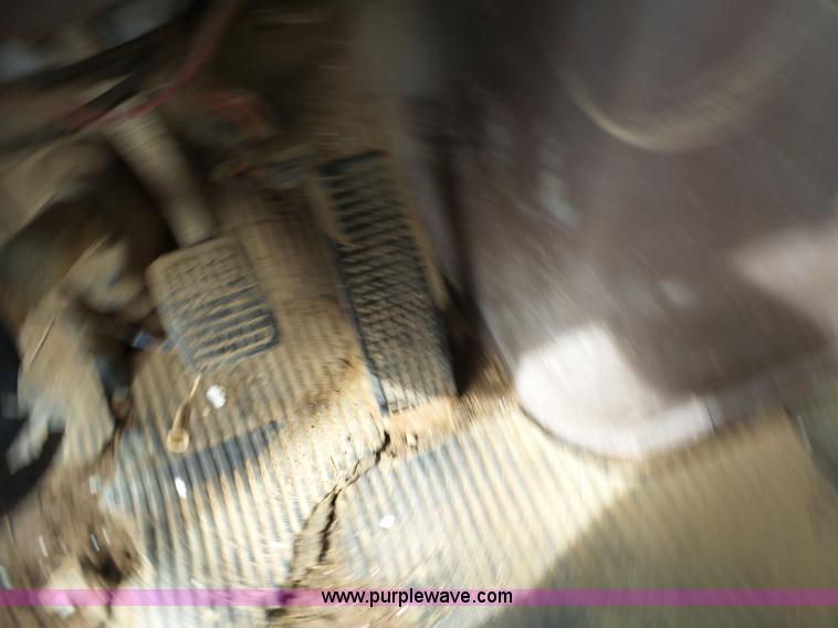 image for item L6279 1981 Ford LTS9000 flatbed truck