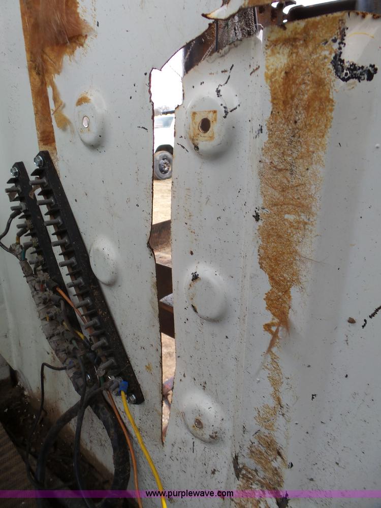 image for item L6279 1981 Ford LTS9000 flatbed truck