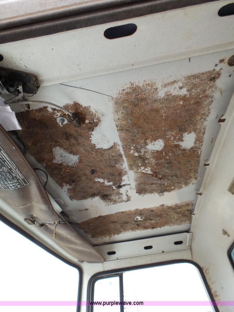 image for item L6279 1981 Ford LTS9000 flatbed truck