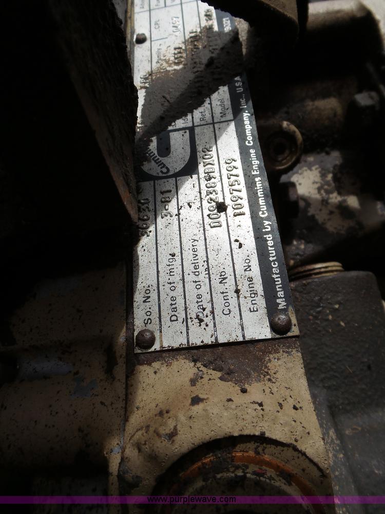 image for item L6279 1981 Ford LTS9000 flatbed truck