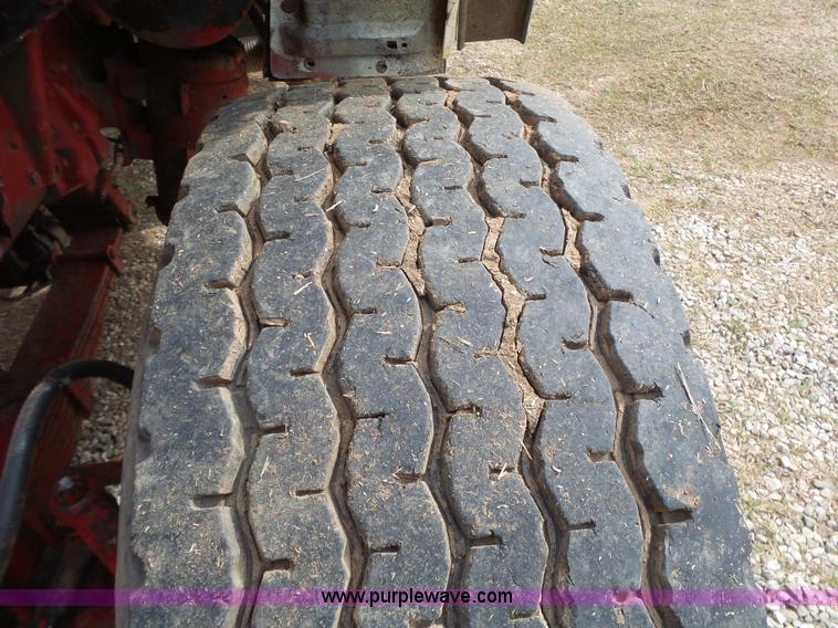 image for item L6279 1981 Ford LTS9000 flatbed truck