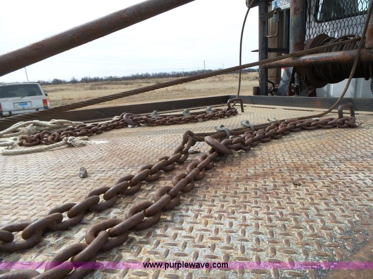 image for item L6279 1981 Ford LTS9000 flatbed truck