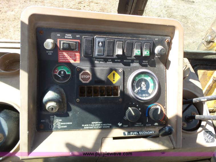 image for item L6280 1996 John Deere 310D backhoe