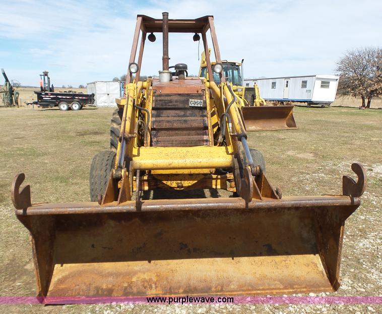 image for item L6281 1988 Case 480E landscape tractor