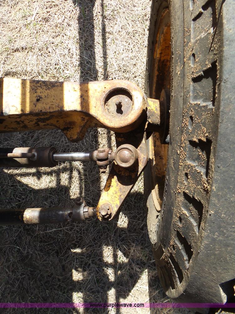 image for item L6281 1988 Case 480E landscape tractor