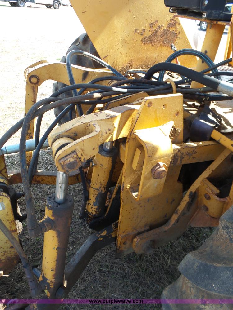 image for item L6281 1988 Case 480E landscape tractor