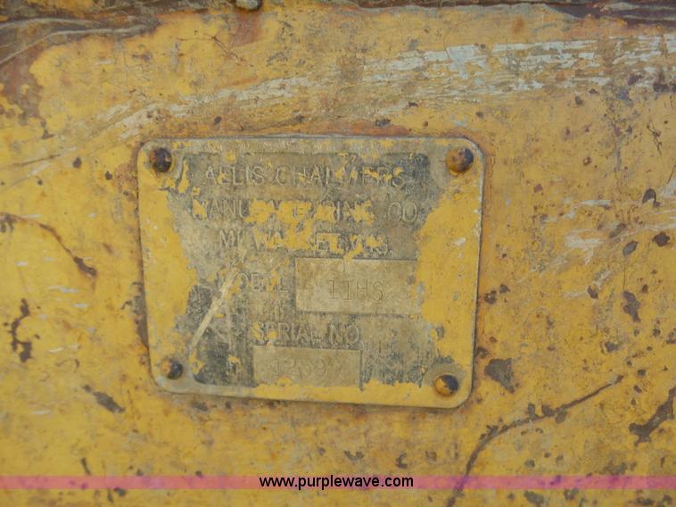 image for item L6282 1980 John Deere 750E dozer