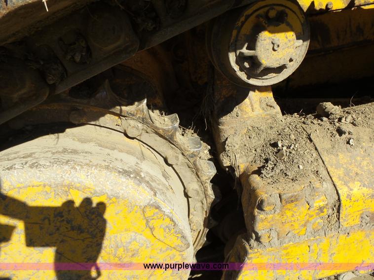 image for item L6282 1980 John Deere 750E dozer