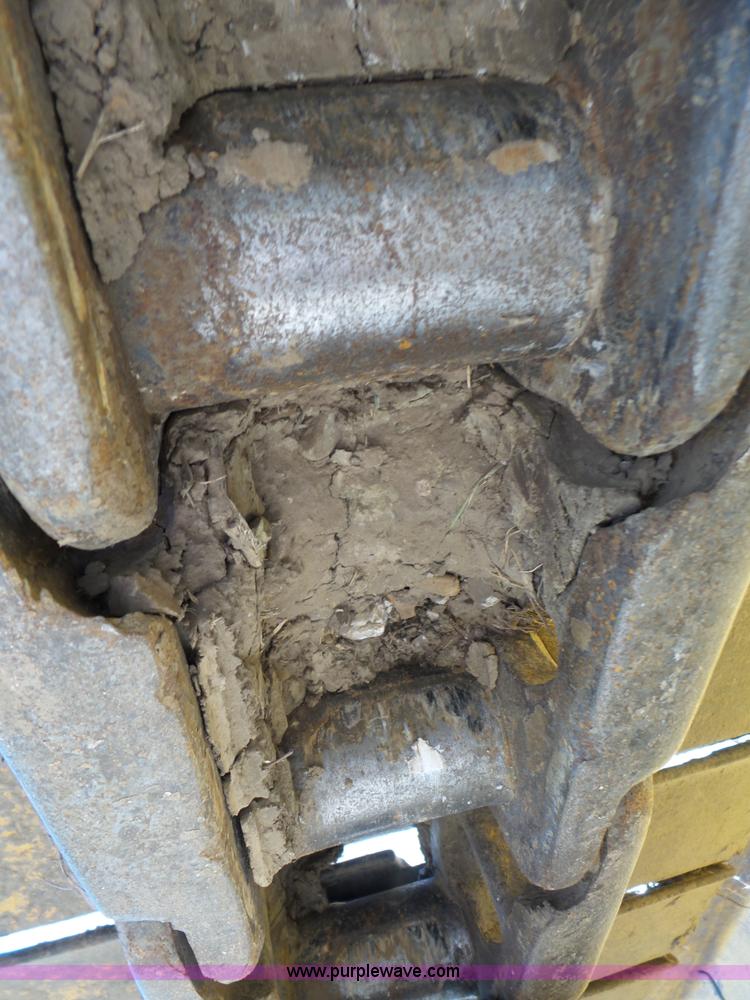 image for item L6282 1980 John Deere 750E dozer