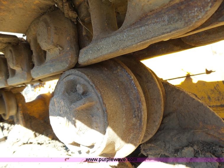 image for item L6282 1980 John Deere 750E dozer