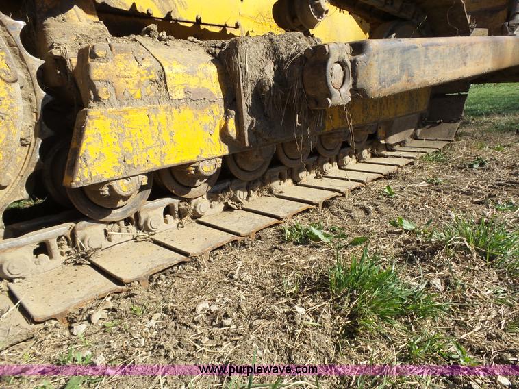 image for item L6282 1980 John Deere 750E dozer