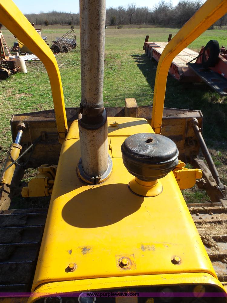 image for item L6282 1980 John Deere 750E dozer