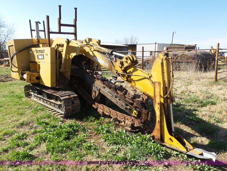 image for item L6283 Vermeer T400-B trencher