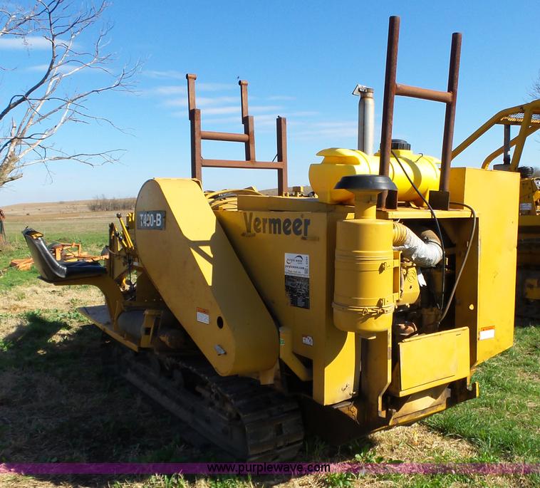 image for item L6283 Vermeer T400-B trencher