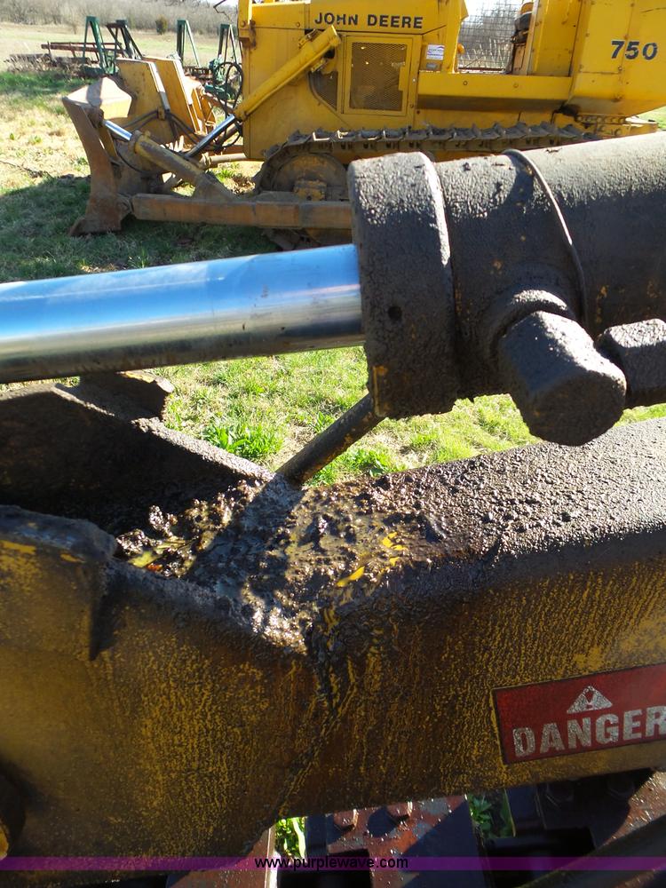 image for item L6283 Vermeer T400-B trencher