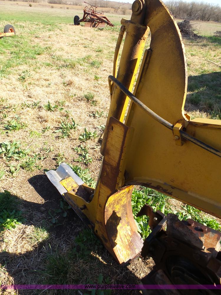 image for item L6283 Vermeer T400-B trencher