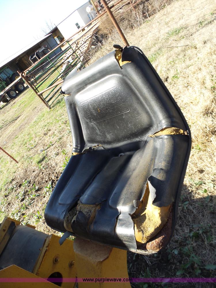 image for item L6283 Vermeer T400-B trencher