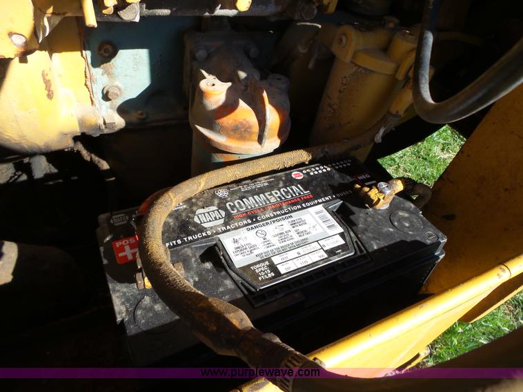 image for item L6283 Vermeer T400-B trencher