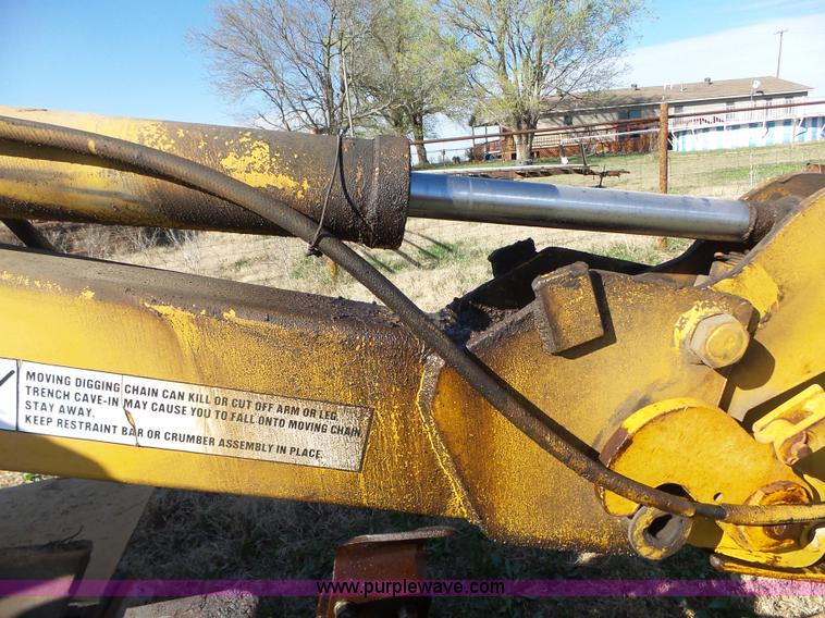 image for item L6283 Vermeer T400-B trencher