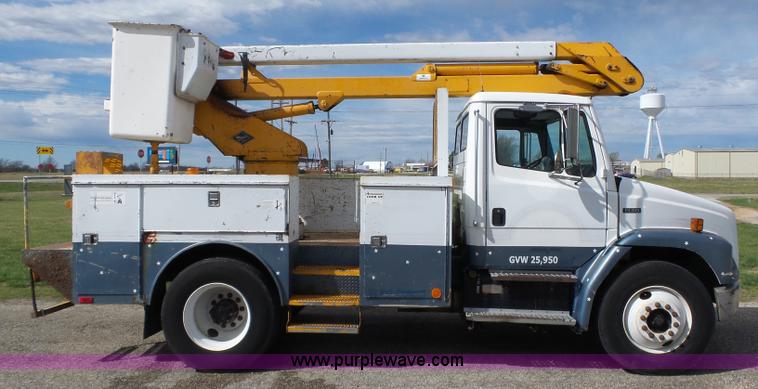 image for item L6286 1999 Freightliner FL60 bucket truck