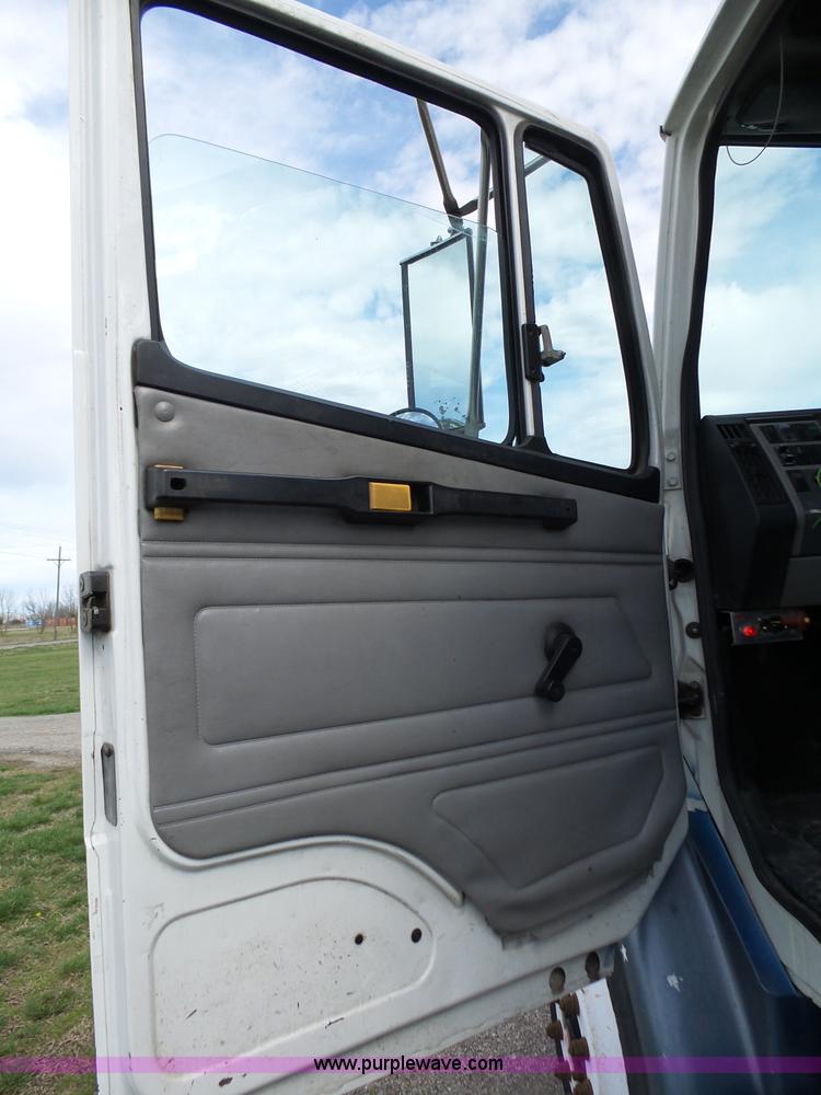 image for item L6286 1999 Freightliner FL60 bucket truck