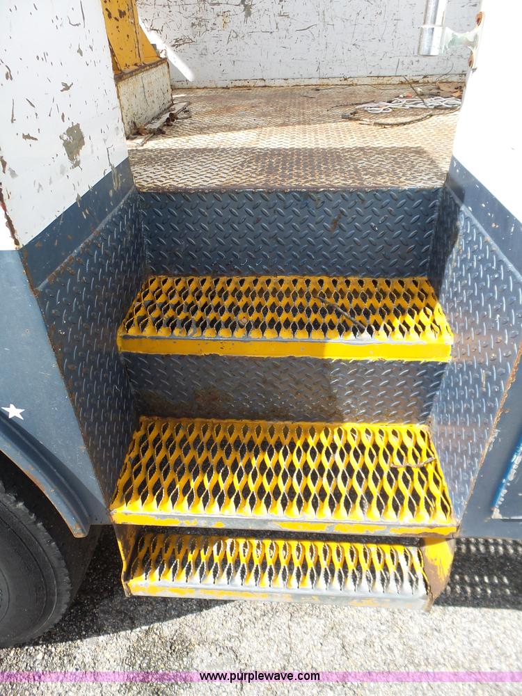 image for item L6286 1999 Freightliner FL60 bucket truck