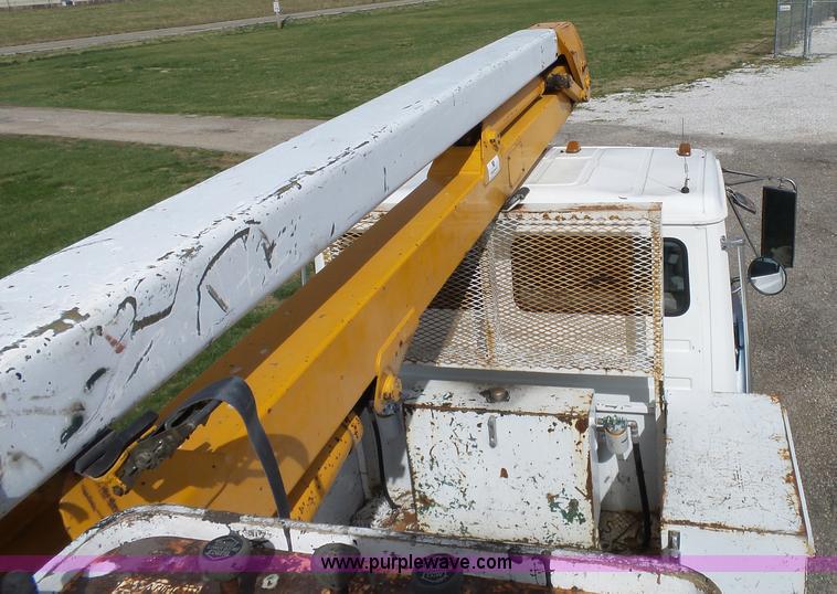 image for item L6286 1999 Freightliner FL60 bucket truck