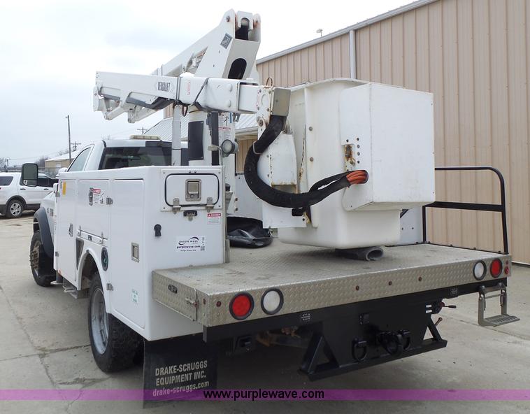 image for item L7135 2011 Dodge Ram 5500 bucket truck