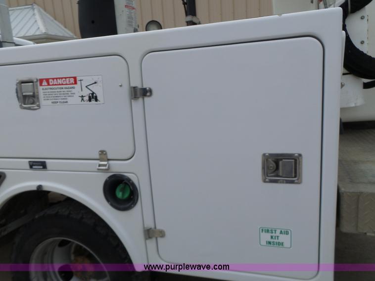 image for item L7135 2011 Dodge Ram 5500 bucket truck