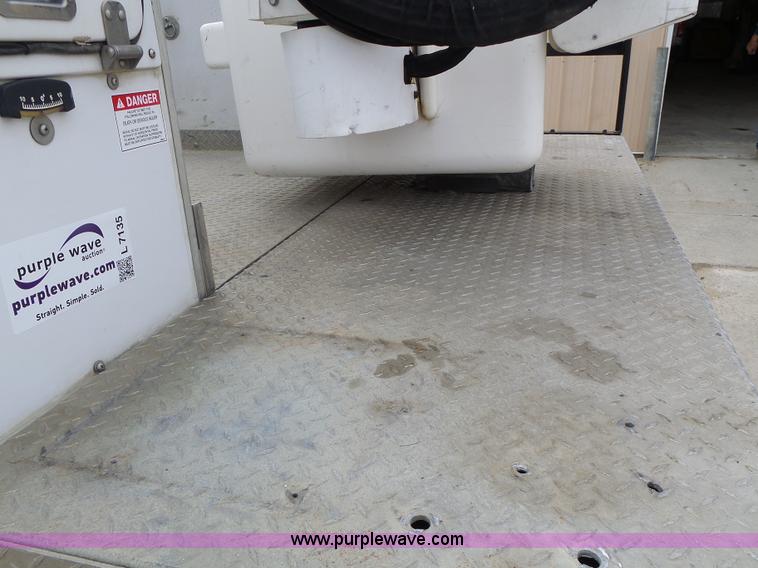 image for item L7135 2011 Dodge Ram 5500 bucket truck