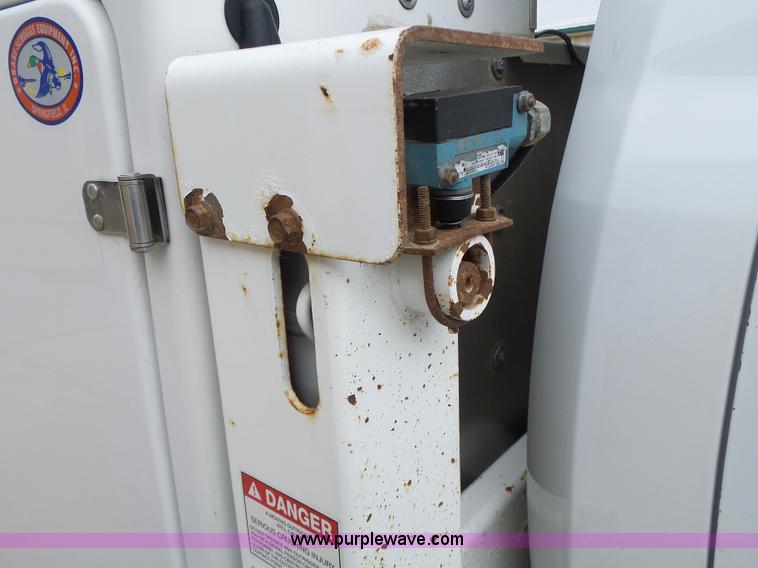 image for item L7135 2011 Dodge Ram 5500 bucket truck