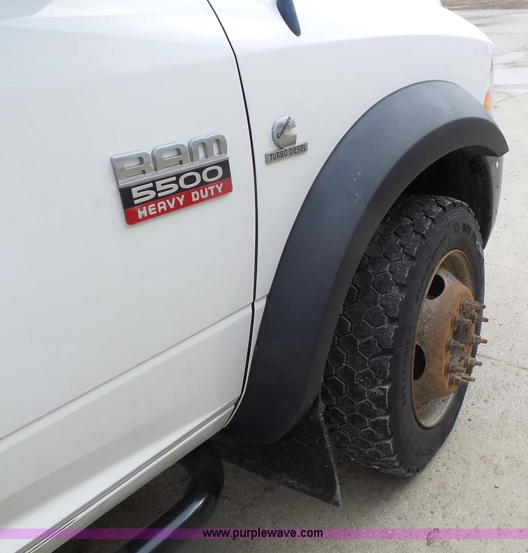 image for item L7135 2011 Dodge Ram 5500 bucket truck