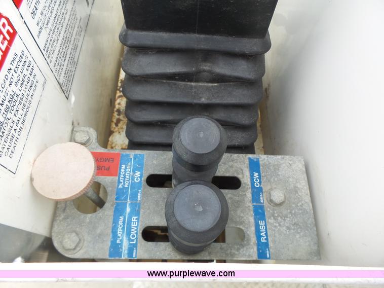 image for item L7135 2011 Dodge Ram 5500 bucket truck