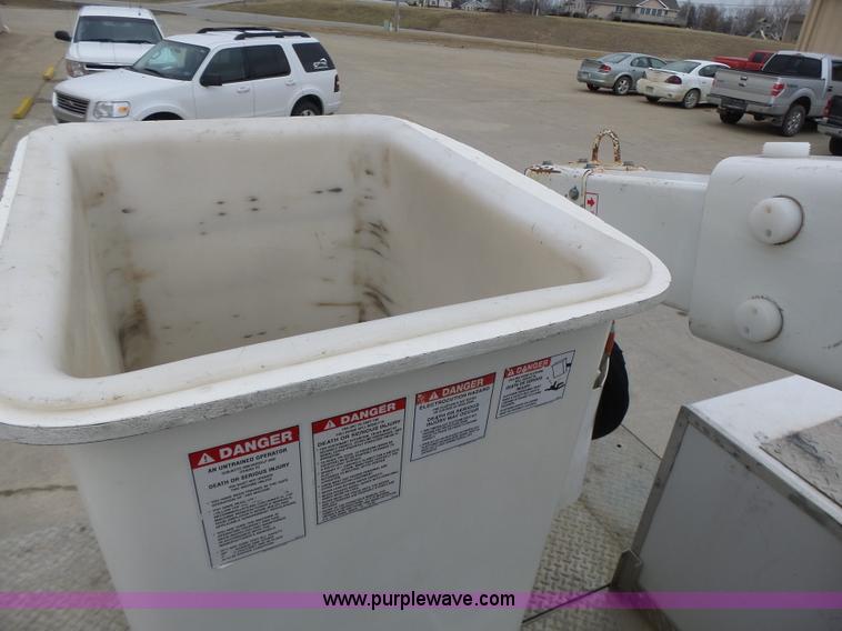 image for item L7135 2011 Dodge Ram 5500 bucket truck